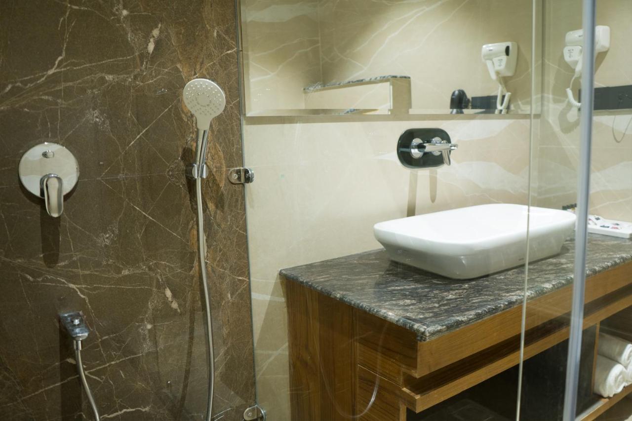 Clarks Inn Suites קנגרה מראה חיצוני תמונה