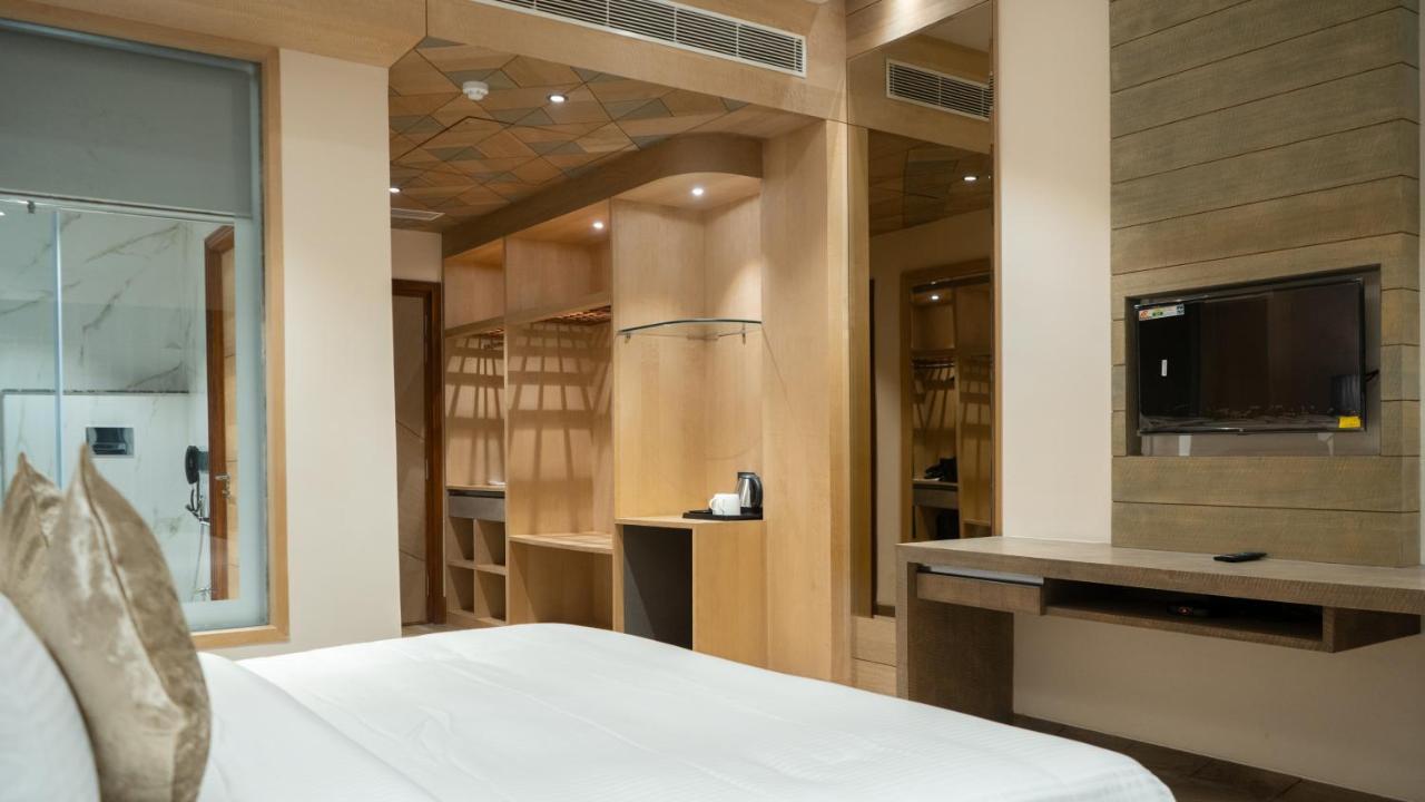 Clarks Inn Suites קנגרה מראה חיצוני תמונה