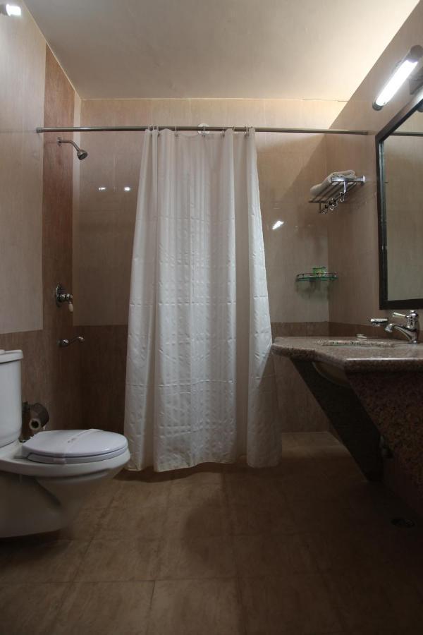 Clarks Inn Suites קנגרה מראה חיצוני תמונה